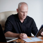 Plan financiero para ingresos irregulares: cómo organizar tu dinero eficientemente