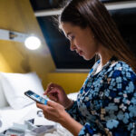 Suscripciones, apps y cargos invisibles: cómo detener las fugas que arruinan tu presupuesto