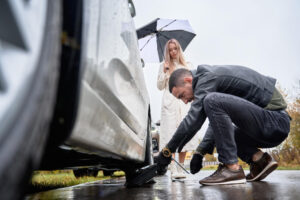 Seguro de auto para temporada de lluvias: qué revisar antes de salir a carretera