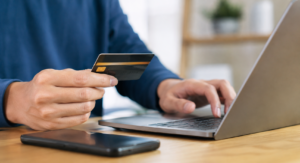 Cómo evitar sorpresas al pagar en dólares con tu tarjeta?